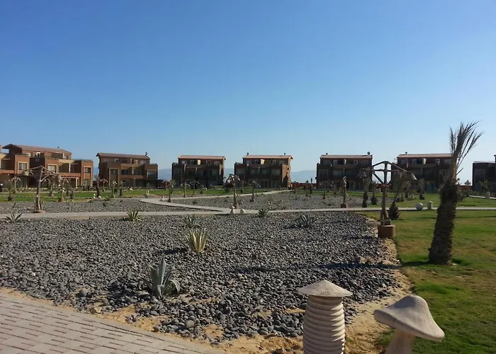 Tatil Evi Palermo In Marina Wadi Degla Ain Sokhna With 250 Sqm Private Garden & Near To The Ain Sukhna